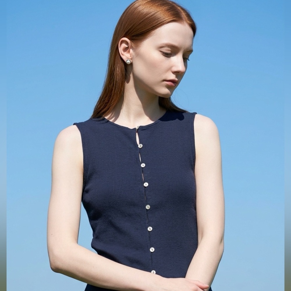Green Envelope navy blue minimalist preppy ribbed pearl button-down tank top - Picture 2 of 8
